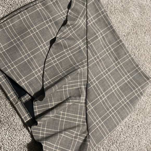 H&M Plaid Mini Skirt - Picture 3 of 5